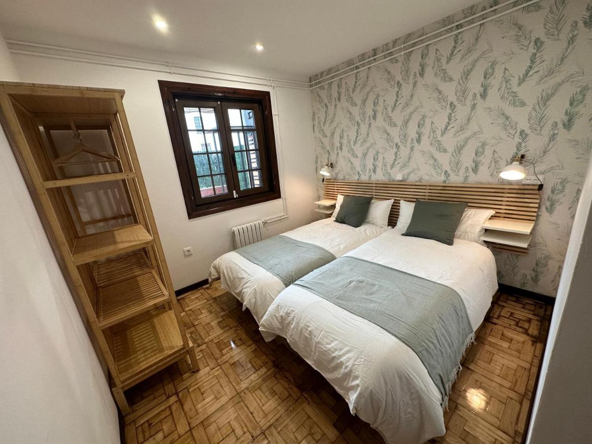 Appartamento Apartamento Plaza Del Rey Santillana del Mar Esterno foto